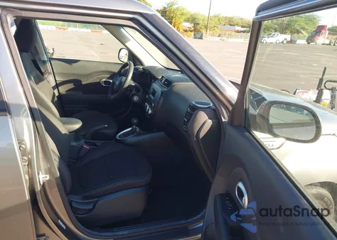 2015 Kia Soul z USA, uszkodzony, nr VIN KNDJN2A29F7168477